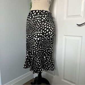 Elegant Black and White Swirl Women's Skirt